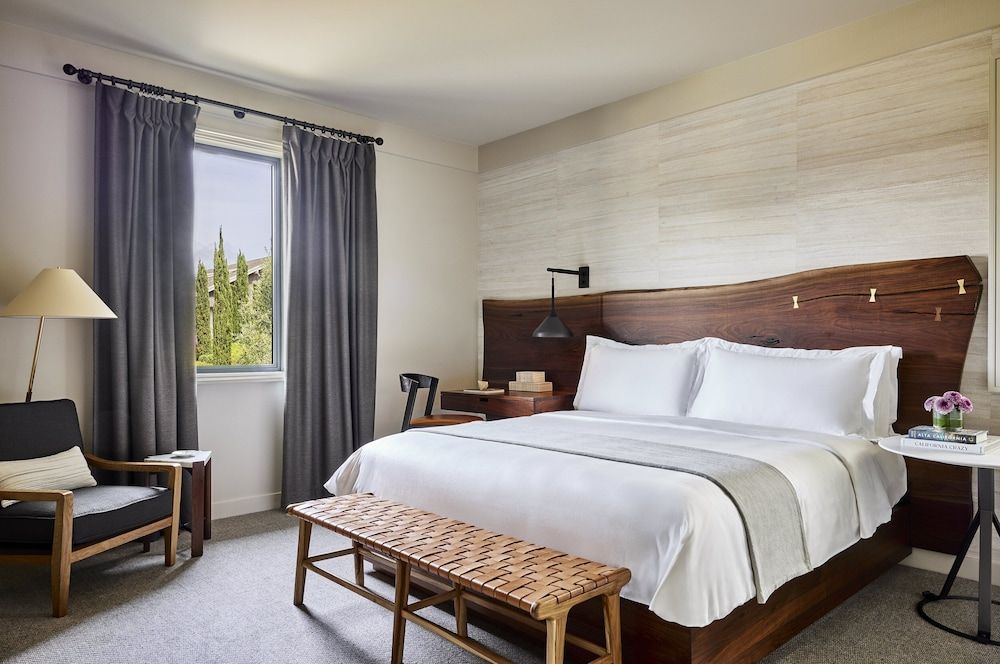 Luxury Suite, Accessible, Bathtub (Mobility, Hearing, ADA Tub)