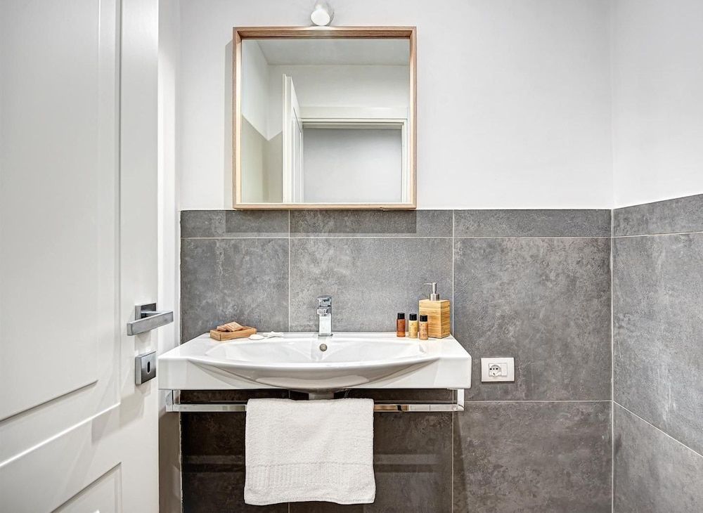 undefined Sorrento Lux Suites - Blue 9