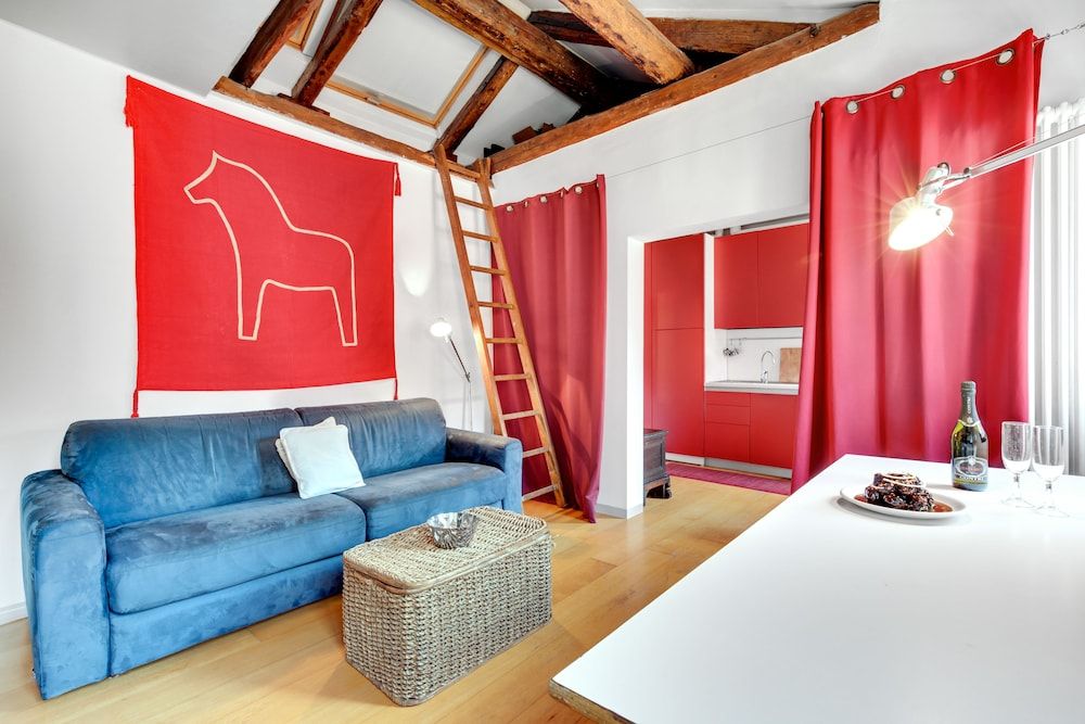 Bragora Smoochy Attic Venice Apartment 14