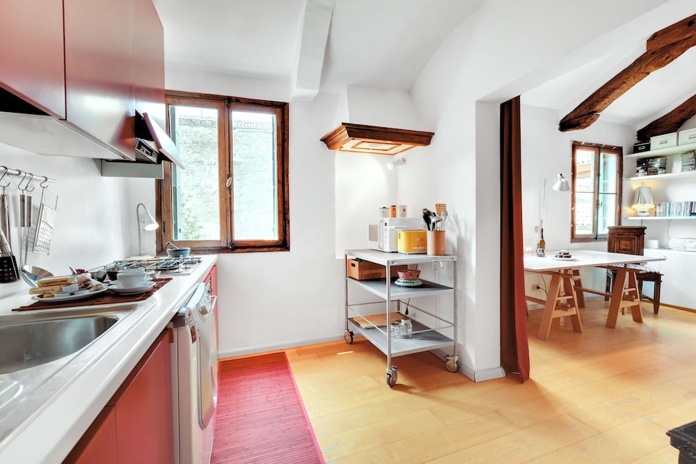 Bragora Smoochy Attic Venice Apartment 7