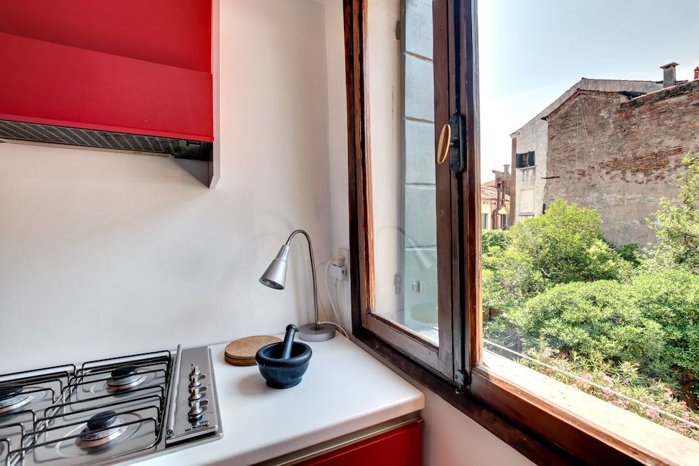 Bragora Smoochy Attic Venice Apartment 10