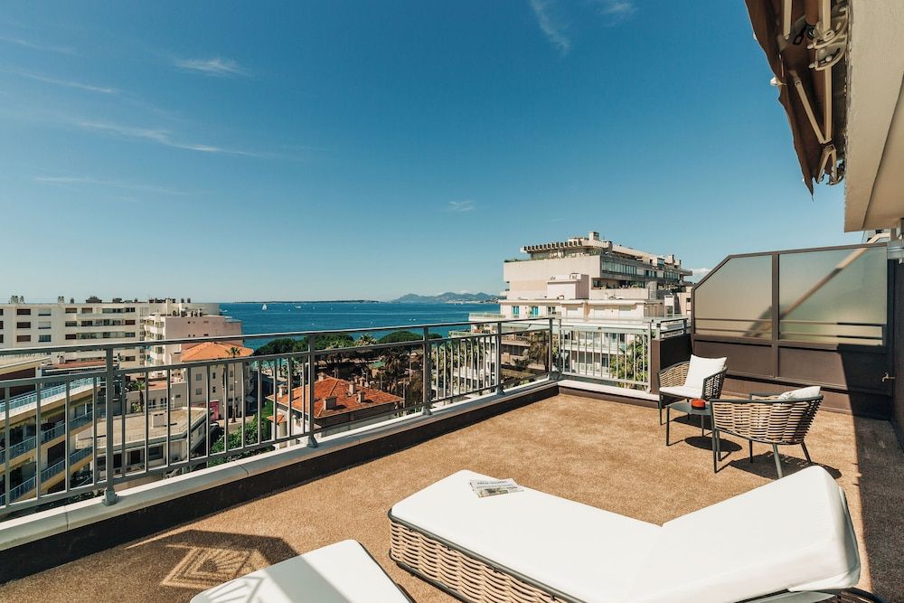 undefined Hotel Helios 10