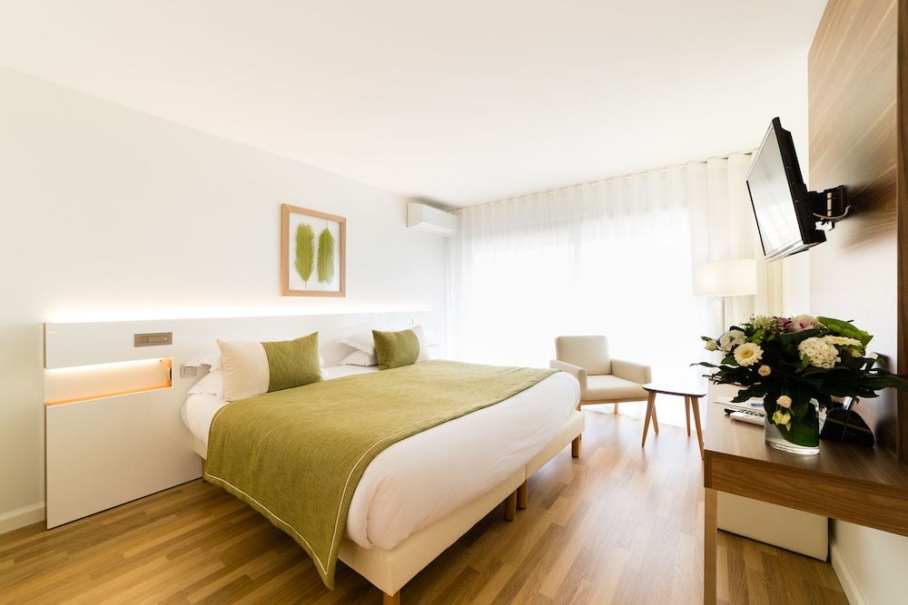 undefined Hotel Helios 4