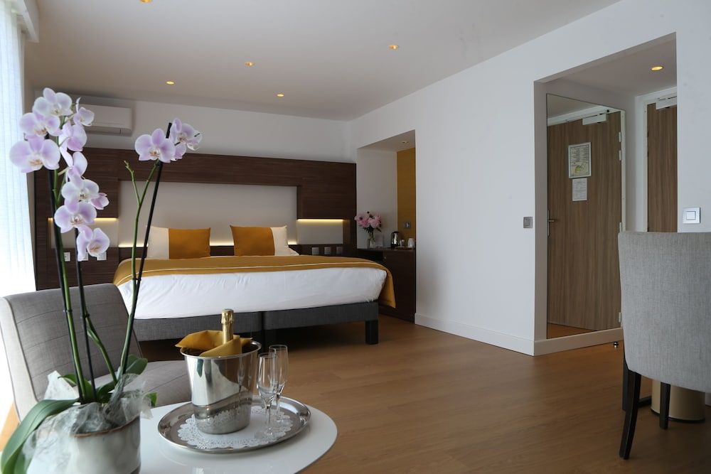 undefined Hotel Helios 5