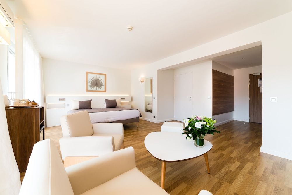 undefined Hotel Helios 3