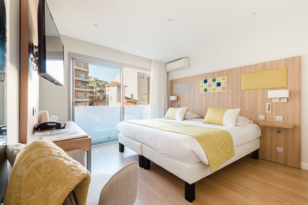 undefined Hotel Helios 4
