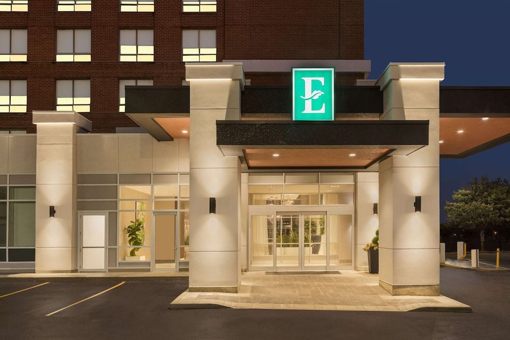 undefined Embassy Suites by Hilton Toronto Airport 3