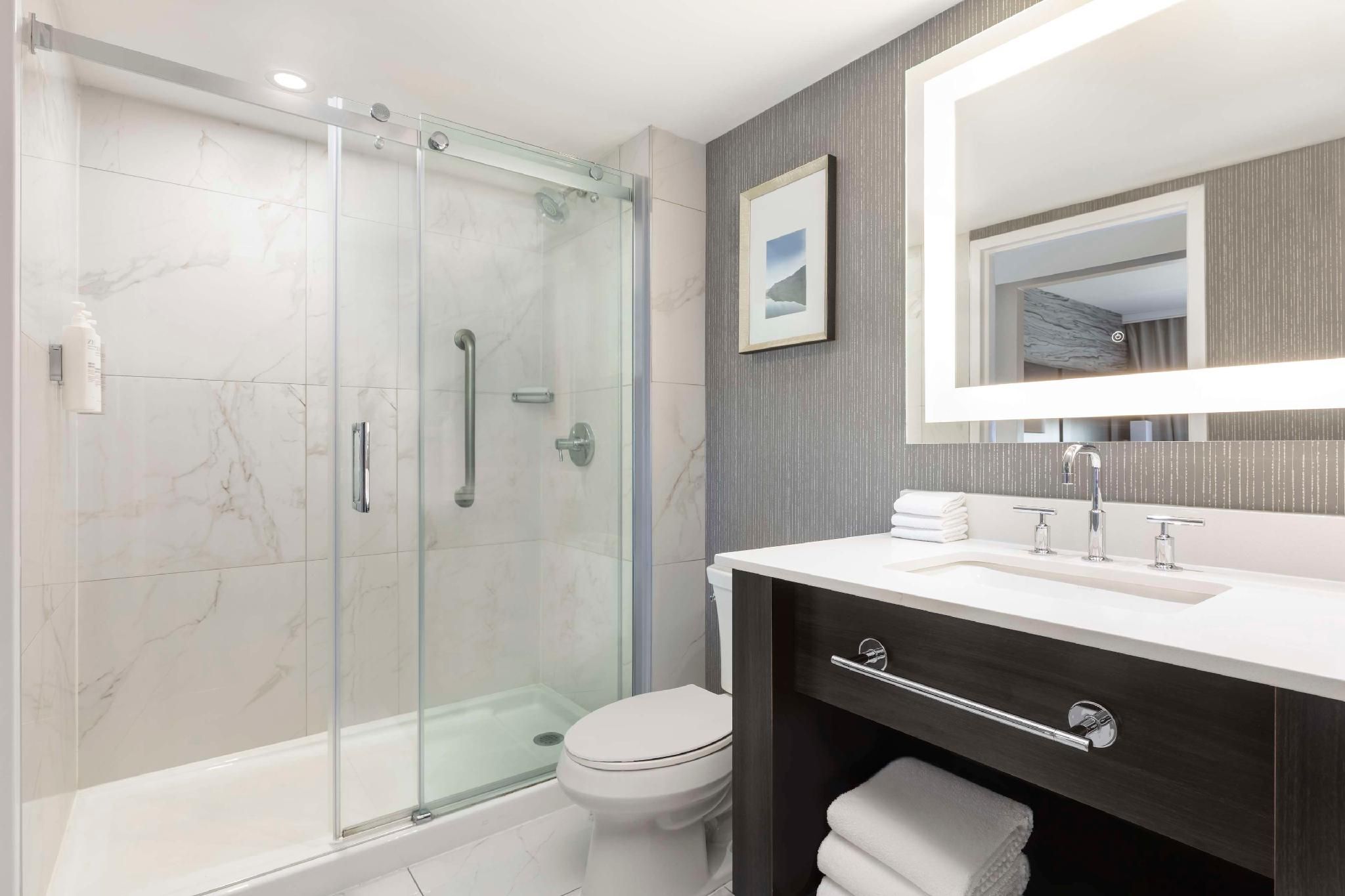undefined Embassy Suites by Hilton Toronto Airport 9