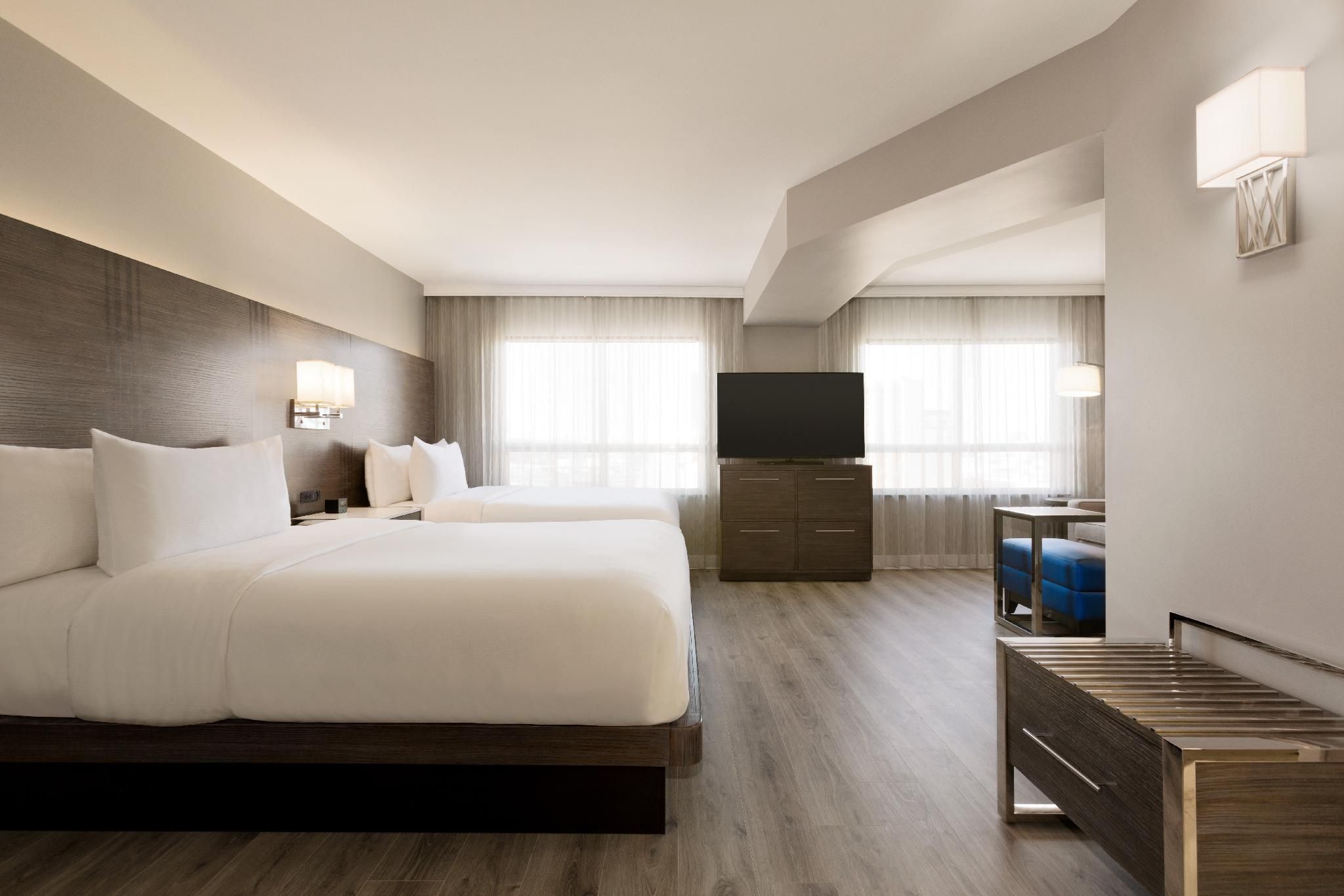 undefined Embassy Suites by Hilton Toronto Airport 4
