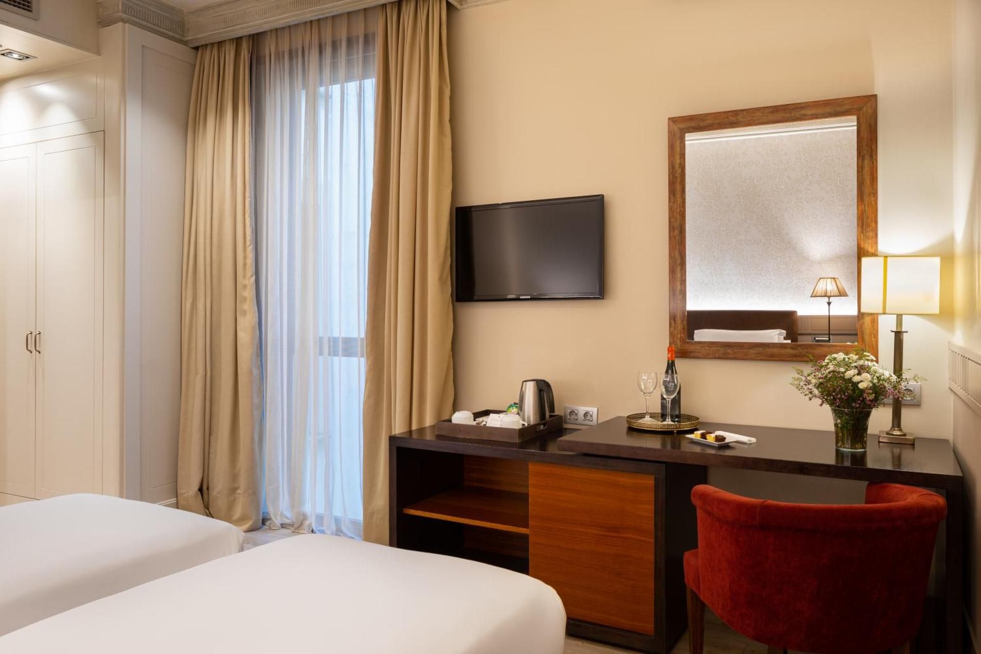 Standard Interior Room