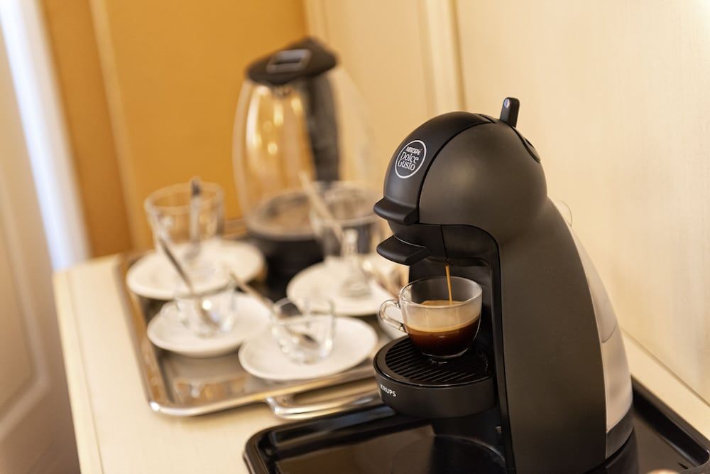 Canova Rooms in Spanish Steps Deluxe Double Room, Private Bathroom 8