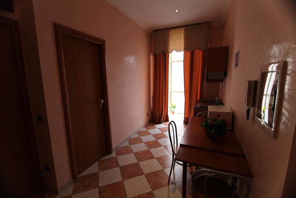 undefined Elegance 8