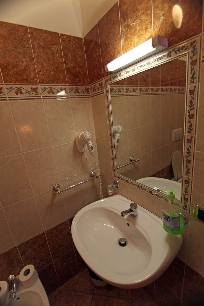 Elegance Double Room 4