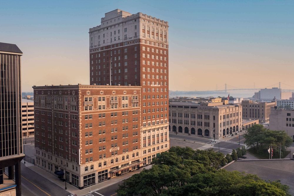 undefined DoubleTree Suites by Hilton Hotel Detroit Downtown - Fort Shelby 2