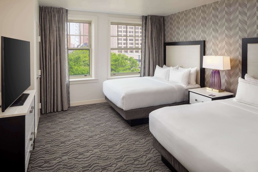2 Queens 2 Room Suite