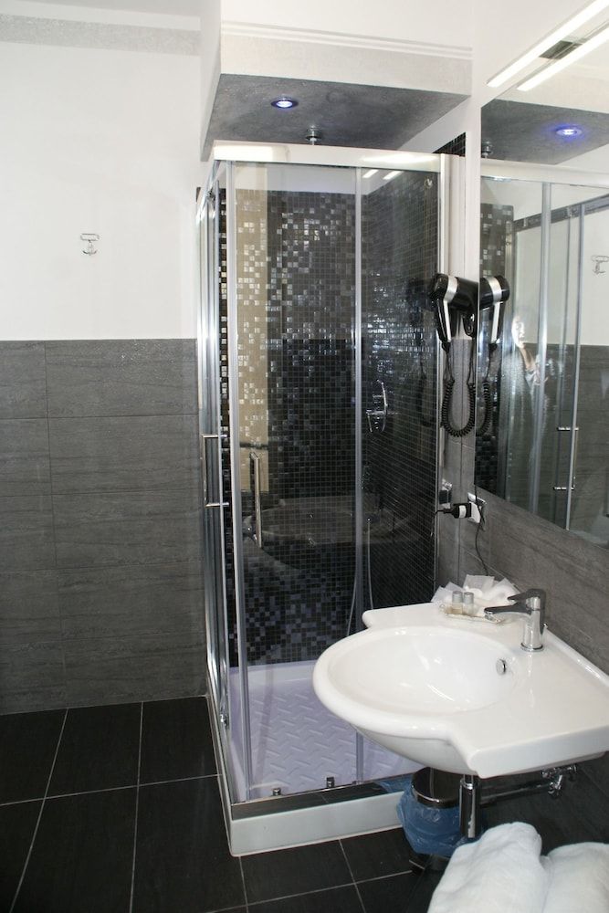 Landlord in Trastevere Superior Double or Twin Room 4