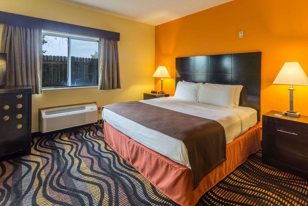 Studio Suite, 1 King Bed, Non Smoking