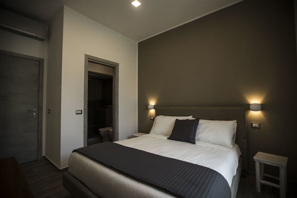 B&B GB Napoli Central Station Basic Double Room 2