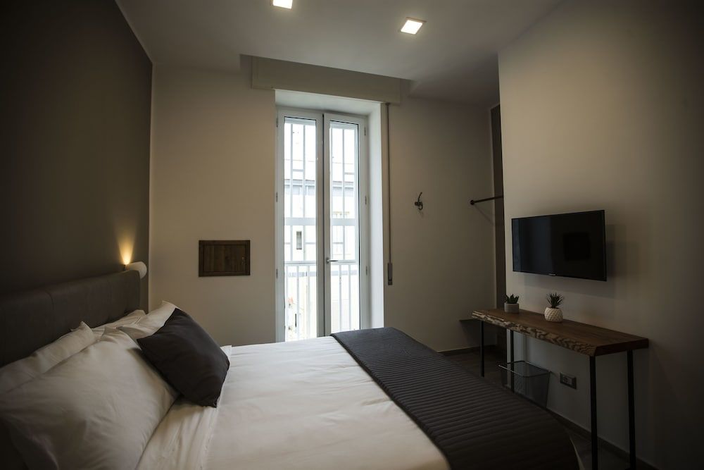 B&B GB Napoli Central Station Basic Double Room 10