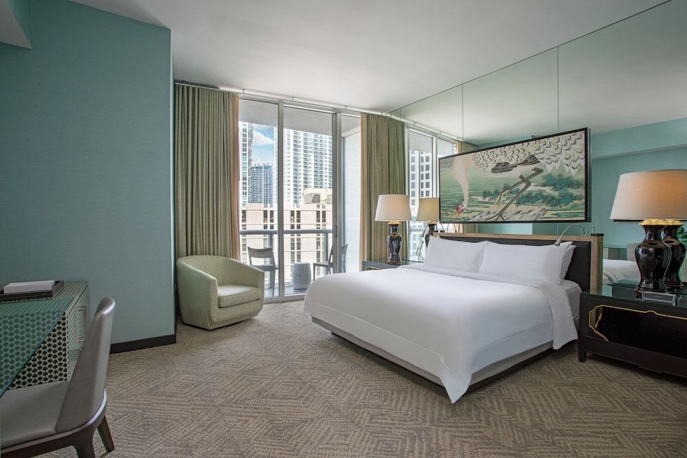 W Miami Deluxe Room, 1 King Bed, Balcony (Guest) 4
