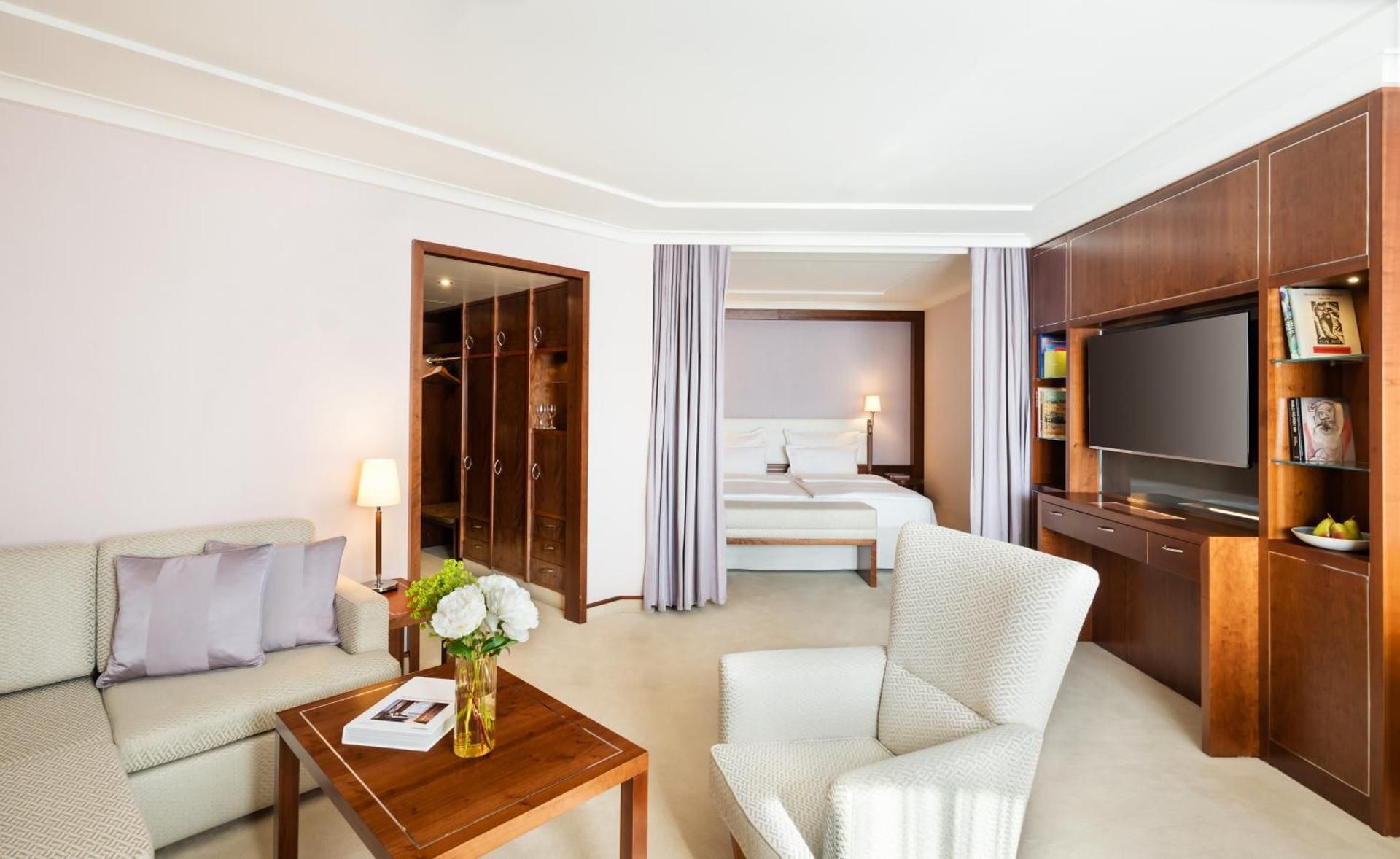 undefined Grand Elysee Hamburg 7