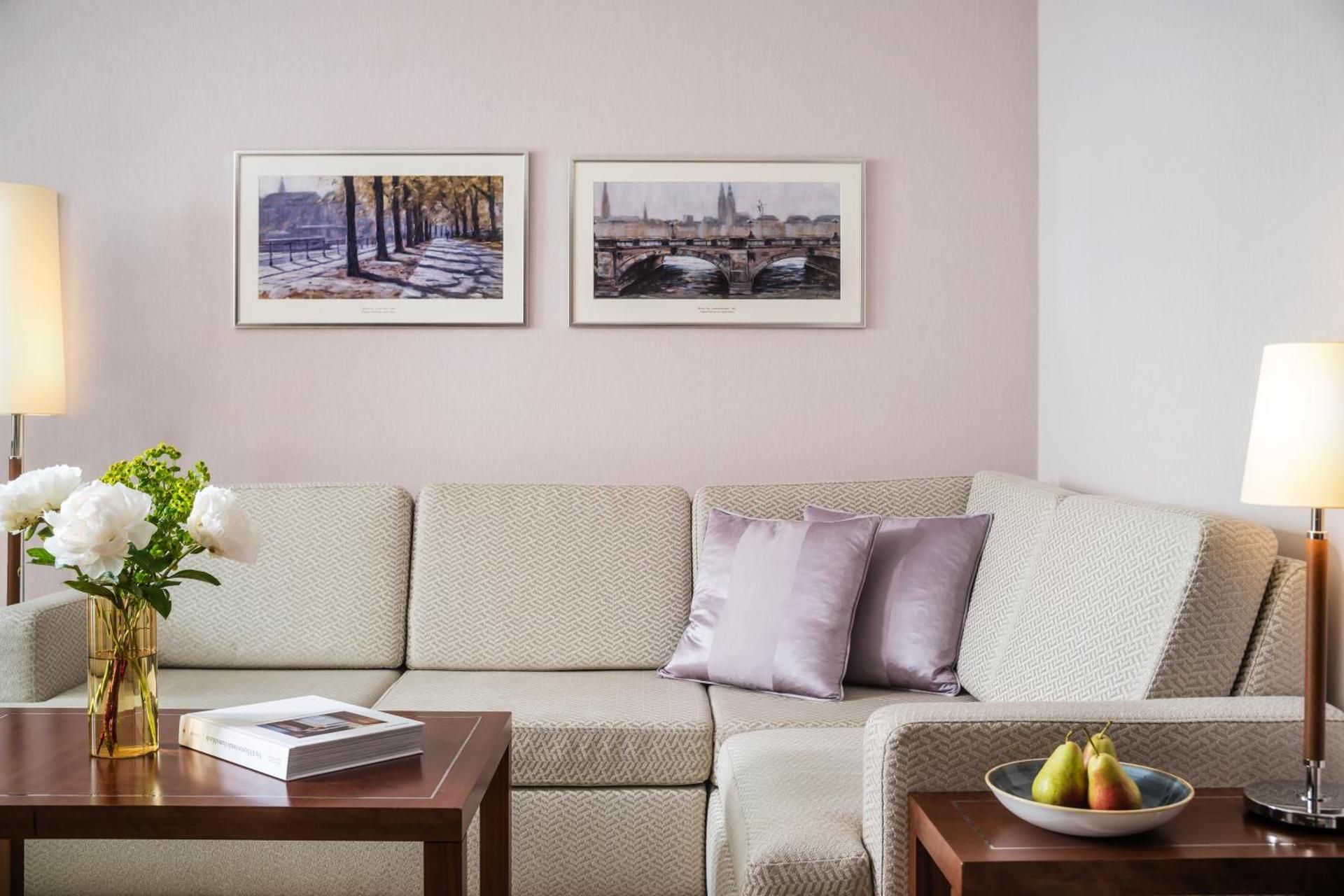 Deluxe Double Room with Courtyard View