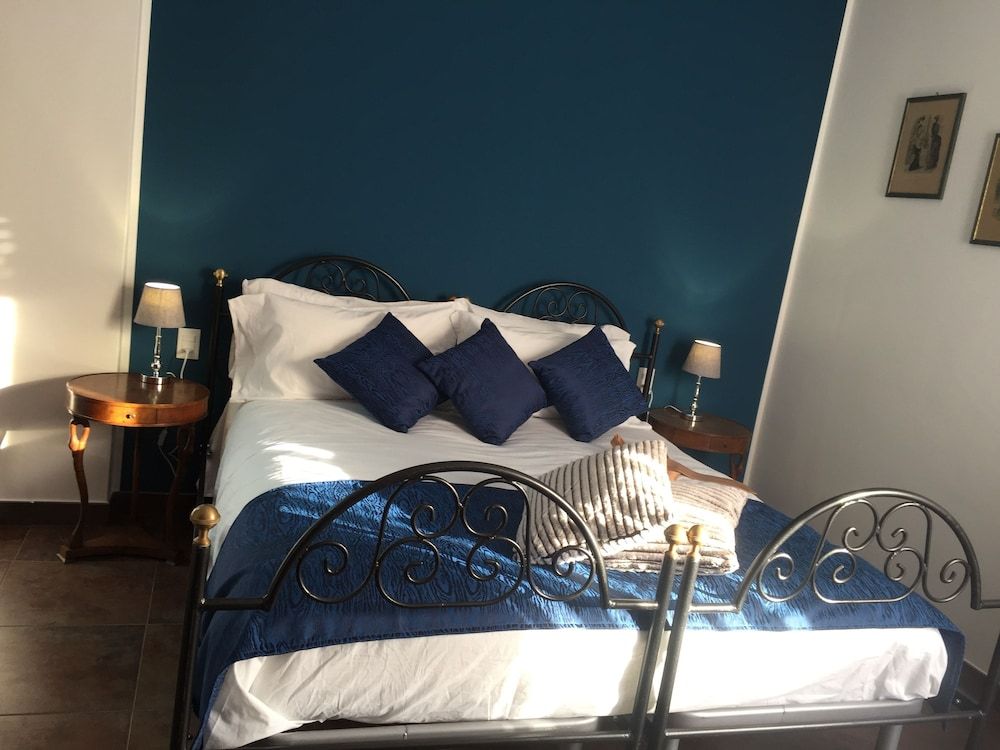 City View Pescara Family Room, Private Bathroom 2