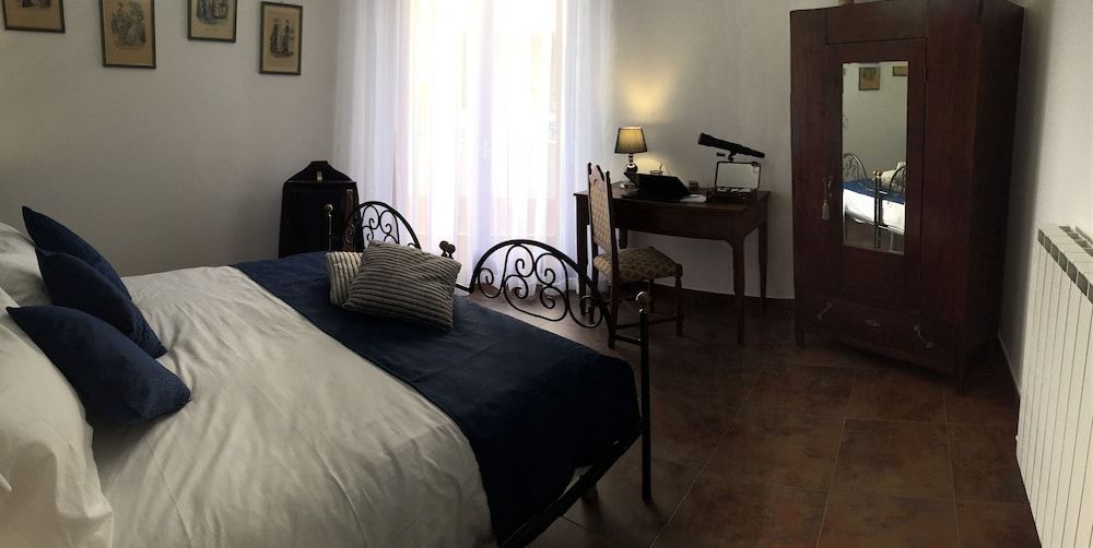 City View Pescara Family Room, Private Bathroom 3