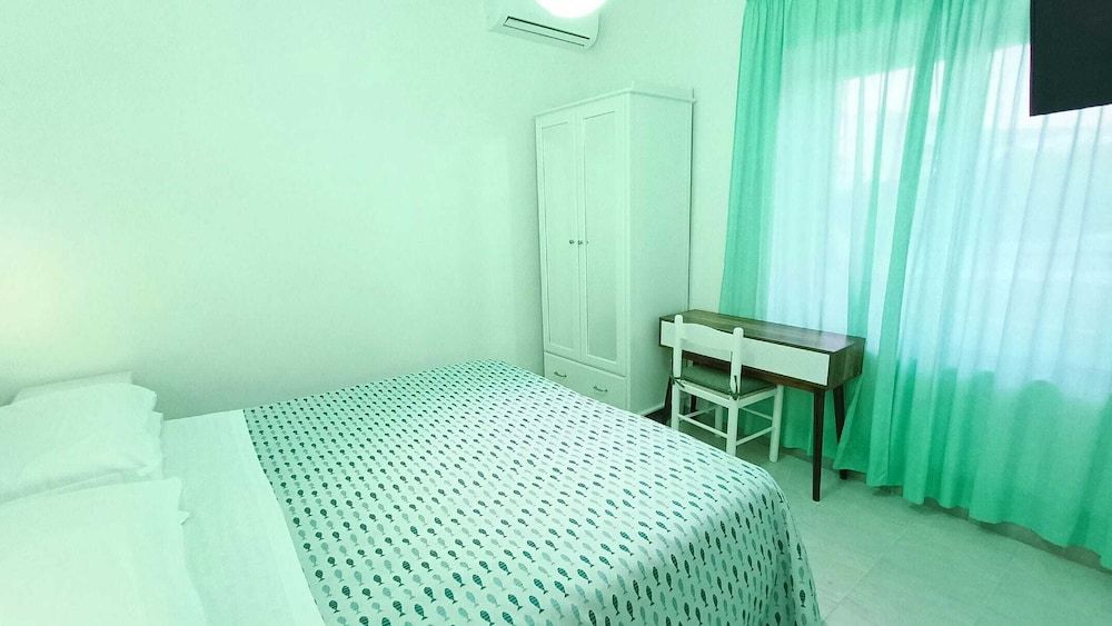 Hotel Casa Nicola Standard Double or Twin Room, Ensuite (Standard) 3