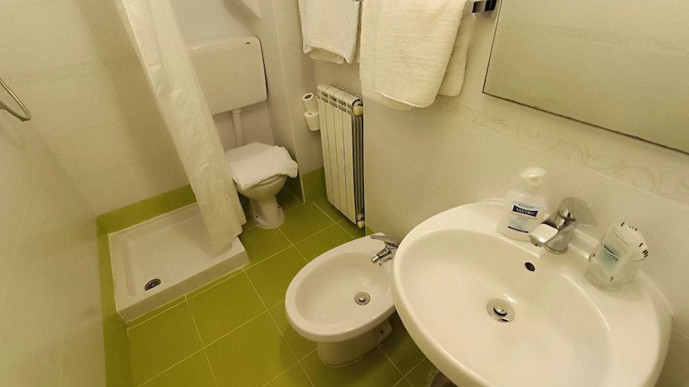 Hotel Casa Nicola Standard Double or Twin Room, Ensuite (Standard) 8