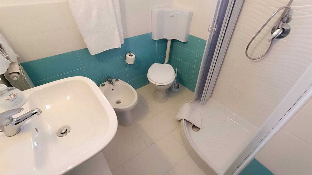 Hotel Casa Nicola Standard Double or Twin Room, Ensuite (Standard) 12