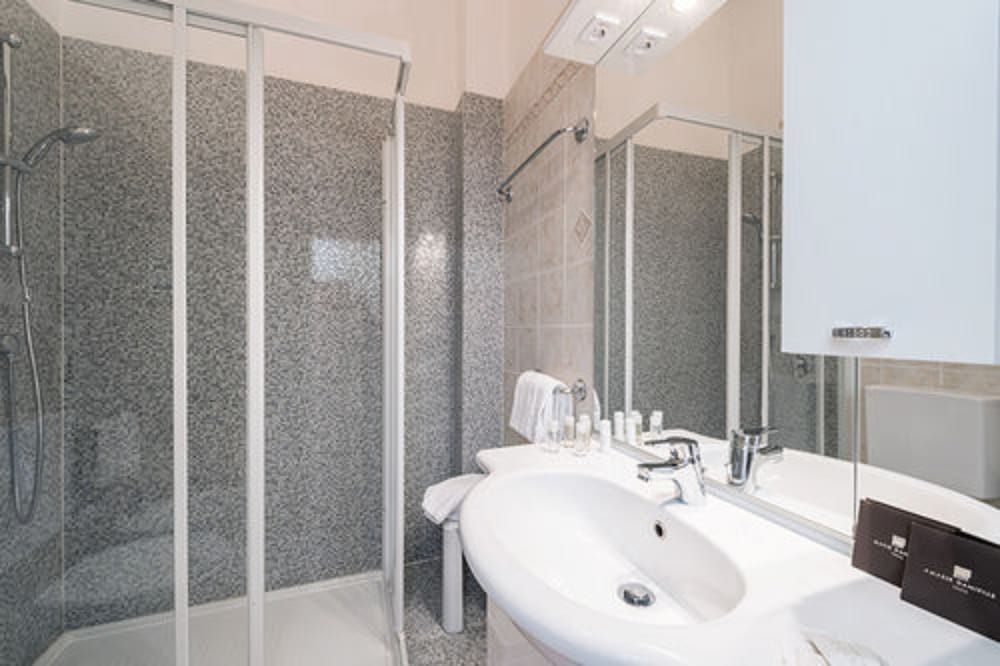 Deluxe Room, 1 Queen Bed, Terrace, Lakeside