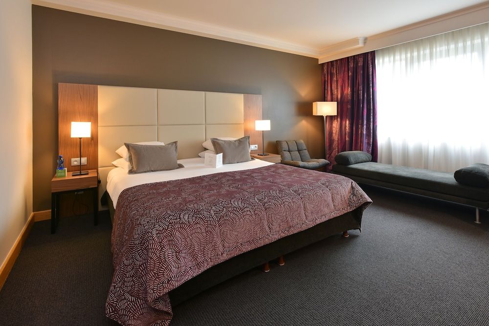 Martin's Château du Lac Superior Double or Twin Room, Bathtub 5