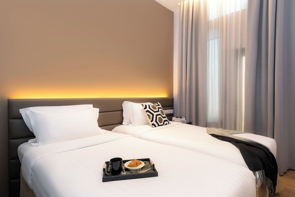 Furama City Centre Superior Room 3