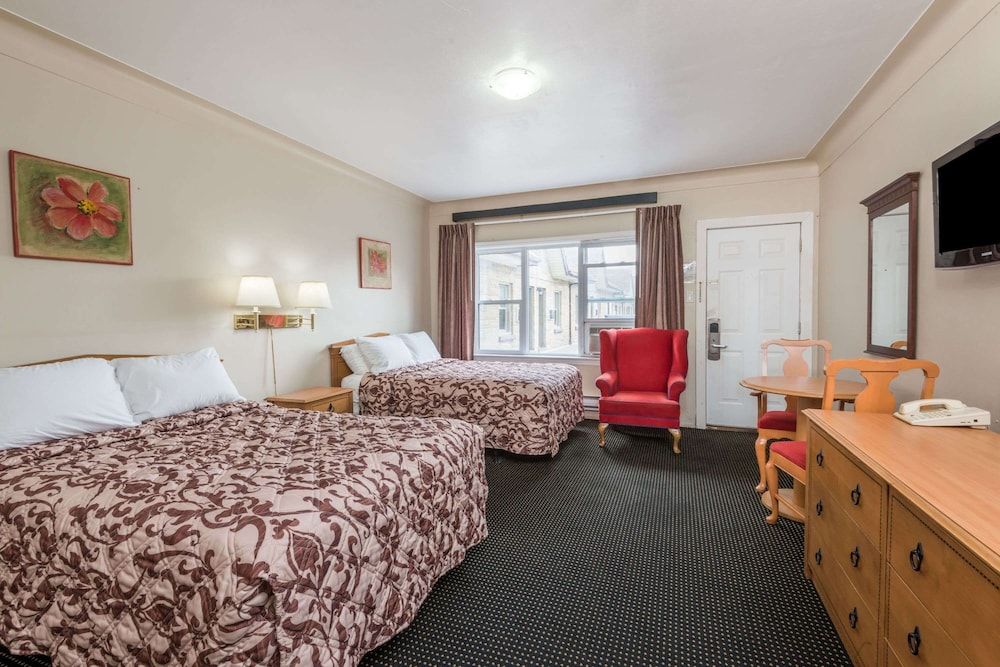 undefined Knights Inn London 7