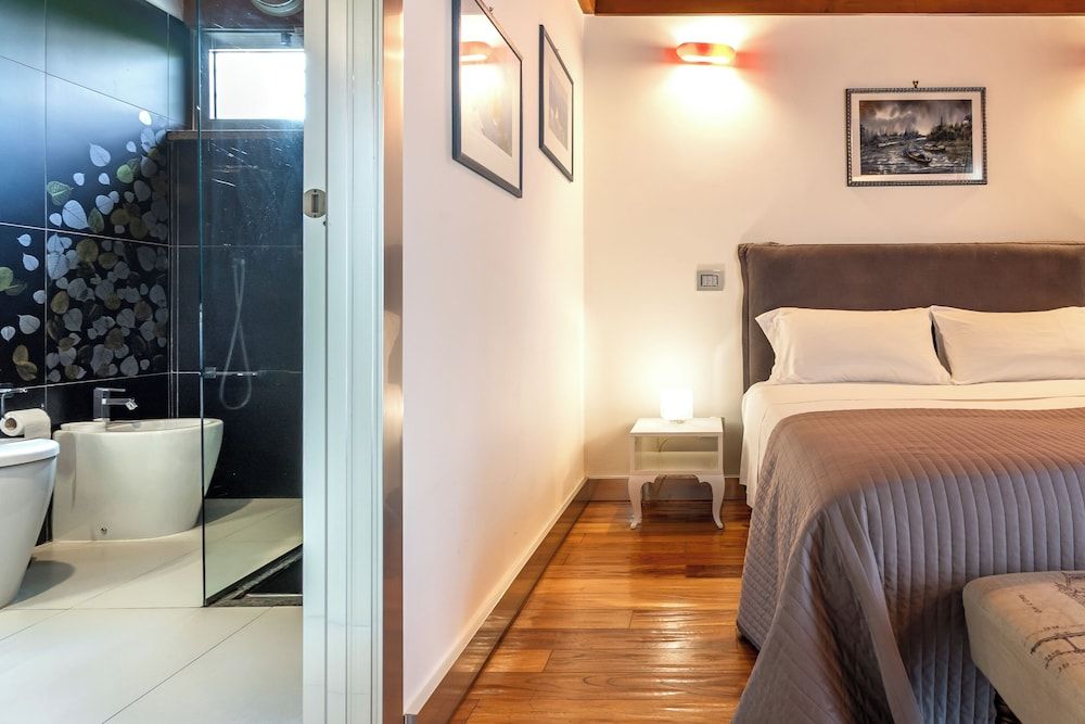 Casale delle Ronde B&B Room, Private Bathroom, Garden View 3