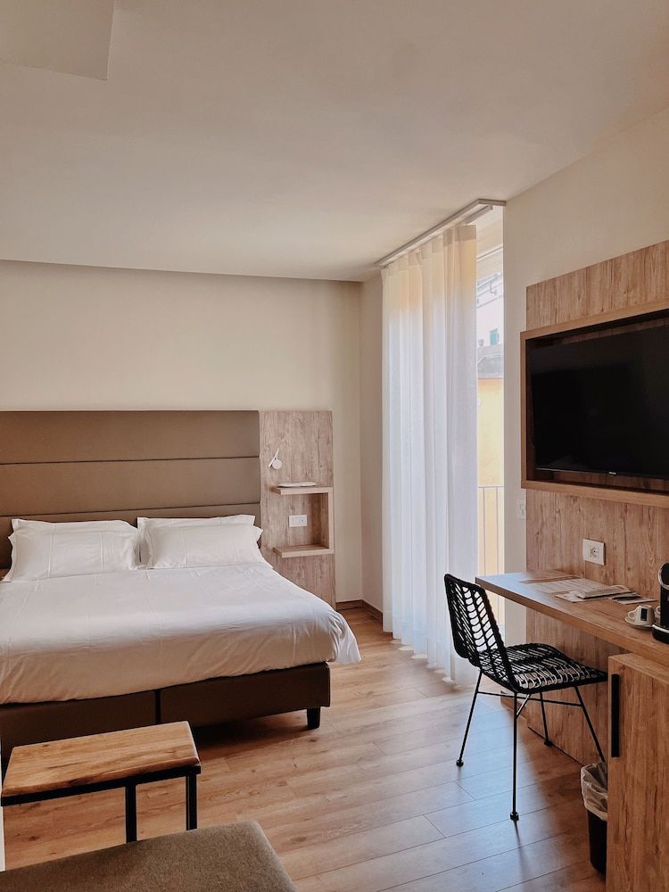 Hotel America Classic Double or Twin Room, Balcony 3