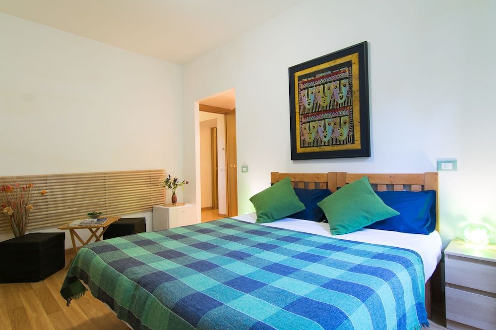 undefined Maison Vaticana 8