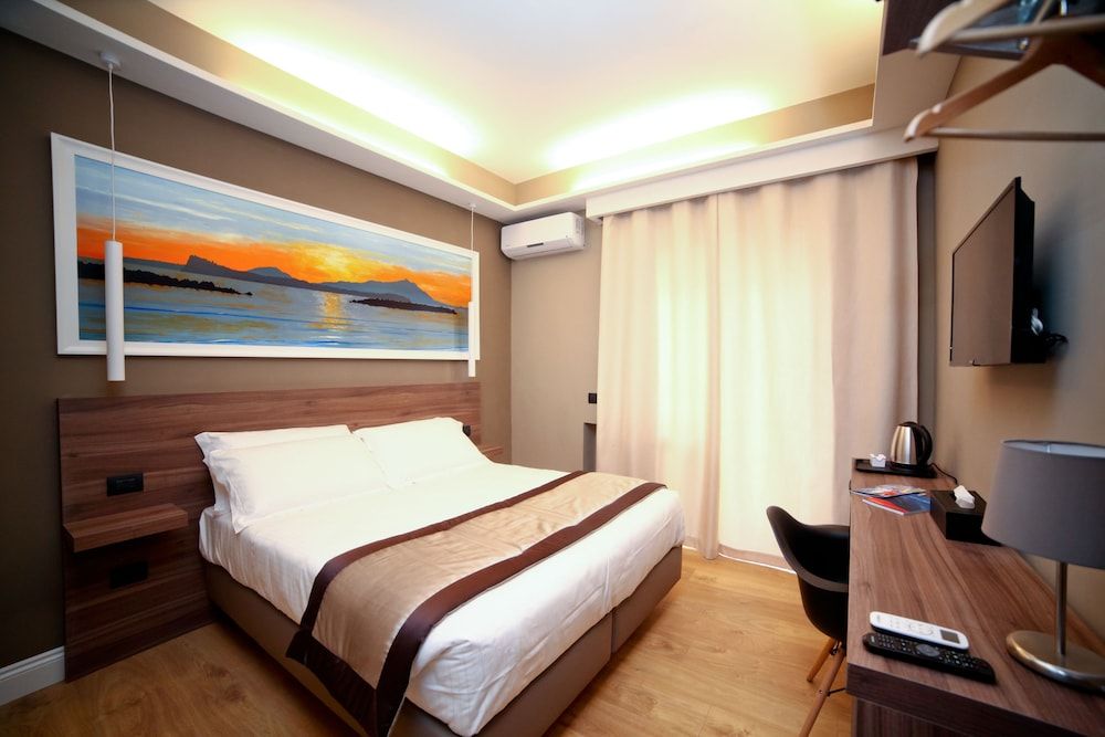 7th Floor Suite Standard Double Room, Balcony 11