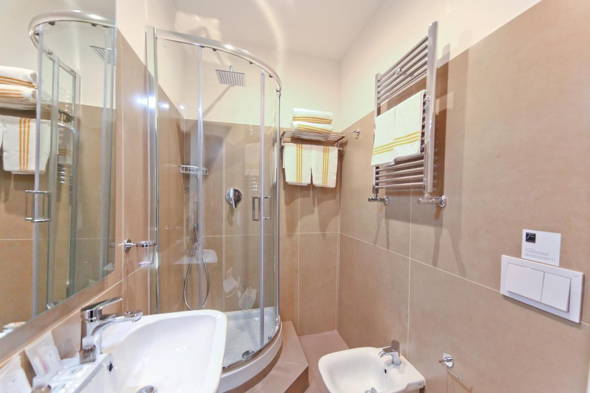 undefined 7th Floor Suite 10