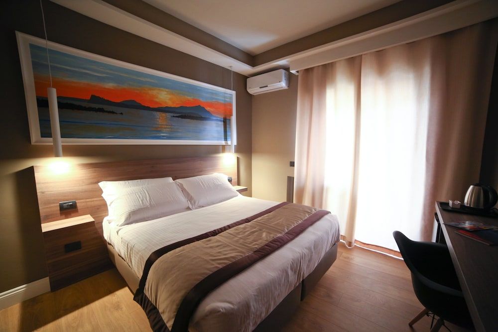 7th Floor Suite Standard Double Room, Balcony 10