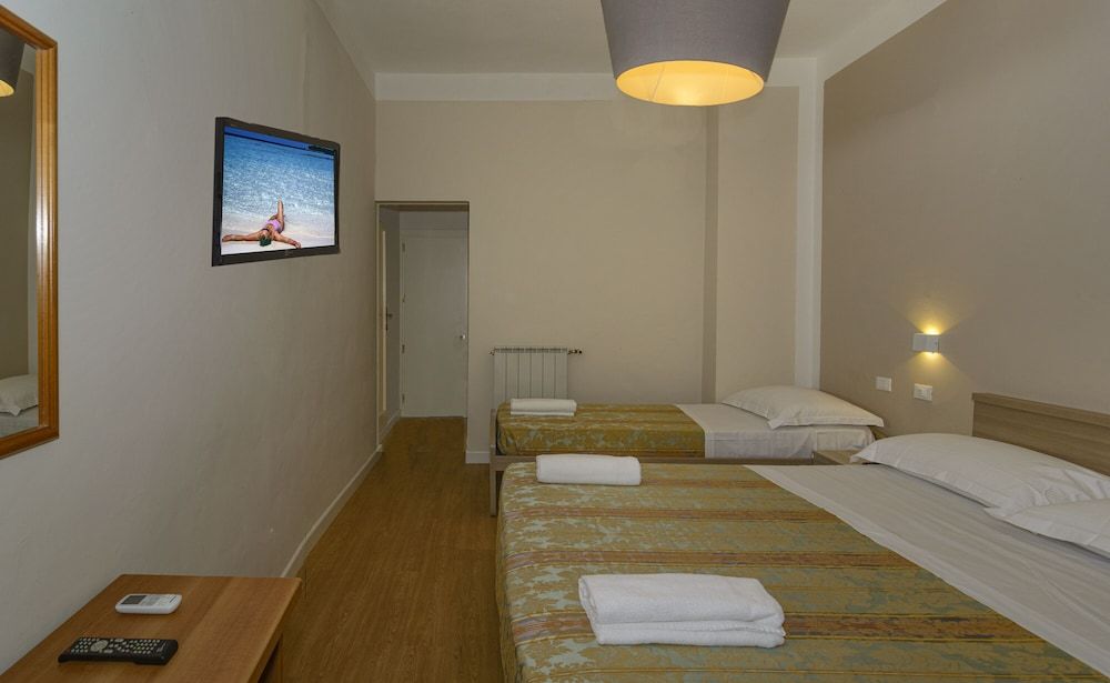 Hotel La Pace Basic Triple Room 3