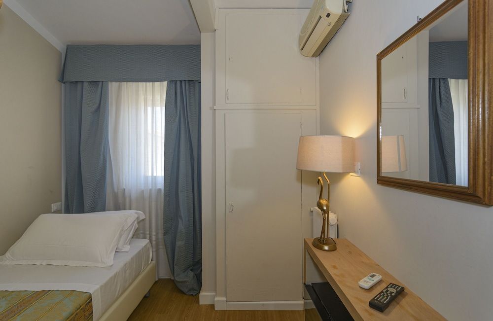 Hotel La Pace Singola Small 3