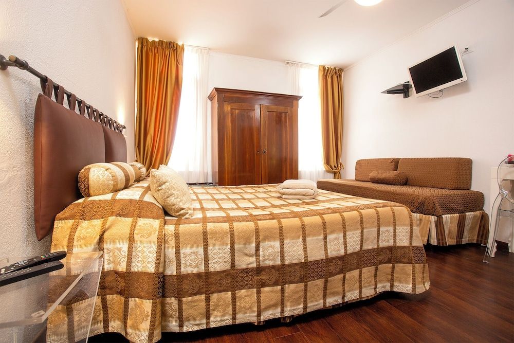 undefined Albergo Marin