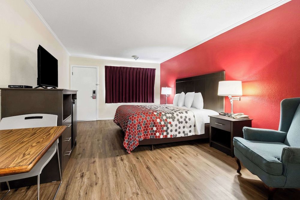 Standard Room, 1 King Bed, Smoking