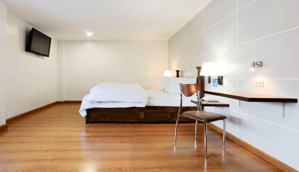 Hotel LP Columbus Suite 3