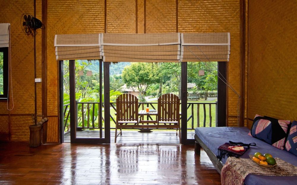 Hmong Hilltribe Lodge Deluxe Room 4