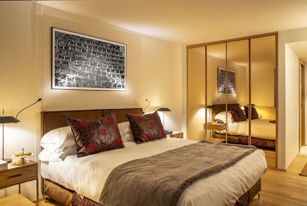 Suite, 1 King Bed