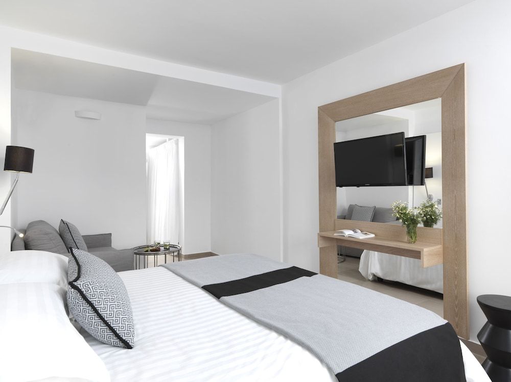 undefined Aressana Spa Hotel and Suites 10