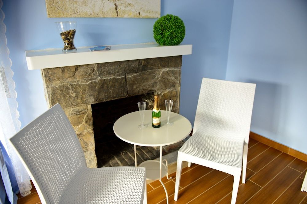 I Delfini Comfort Suite, 1 Bedroom, Fireplace 4